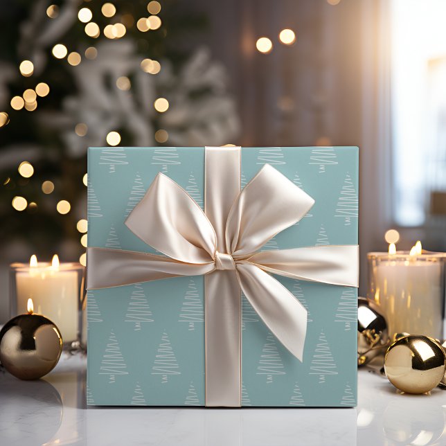 Einfache, blass-grüne und weiße Weihnachtsbäume Geschenkpapier (Simple Pale Blue-Green And White Christmas Trees Wrapping Paper)