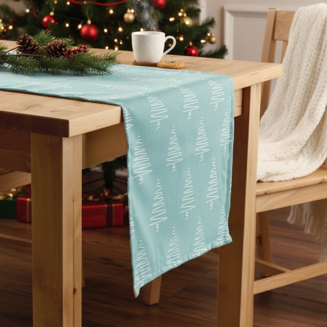 Einfache blaue und weiße Weihnachtsbaumpattern Url Kurzer Tischläufer (Simple Blue & White Christmas Tree Pattern Holiday Short Table Runner)