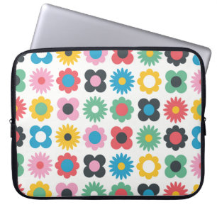 Einfache Blume nahtloses Musterdesign. Skandinavie Laptopschutzhülle