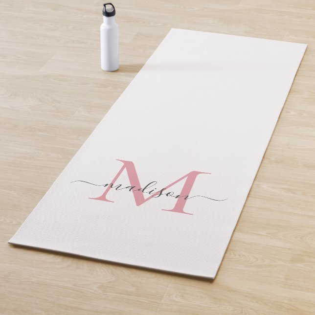 Einfache Blush Pink Monogram Moderne Girl Script Yogamatte (Beispiel)
