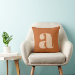 Einfache Boho Terracotta Bold Retro Monogram Initi Kissen<br><div class="desc">Einfache Boho Terracotta Bold Retro Monogram Anfangswurfkissen</div>