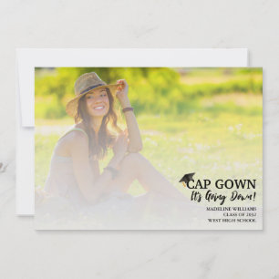 Einfache Cap-Gown - die Ankündigung des Fotos geht