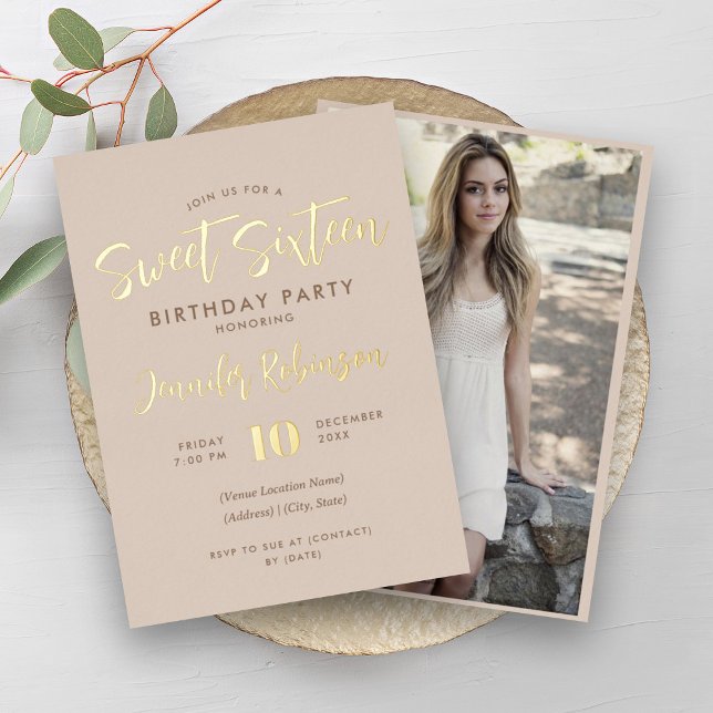 Einfache Champagner Gold Foto Sweet 16 Sechzehn Folieneinladung (Simple Champagne Gold Photo Sweet 16 Sixteen Foil Invitation)