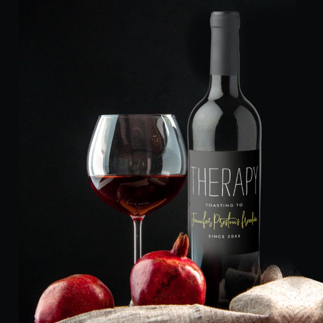 Einfache Chic Black Yellow Scheidung Break Name Weinetikett (Von Creator hochgeladen)