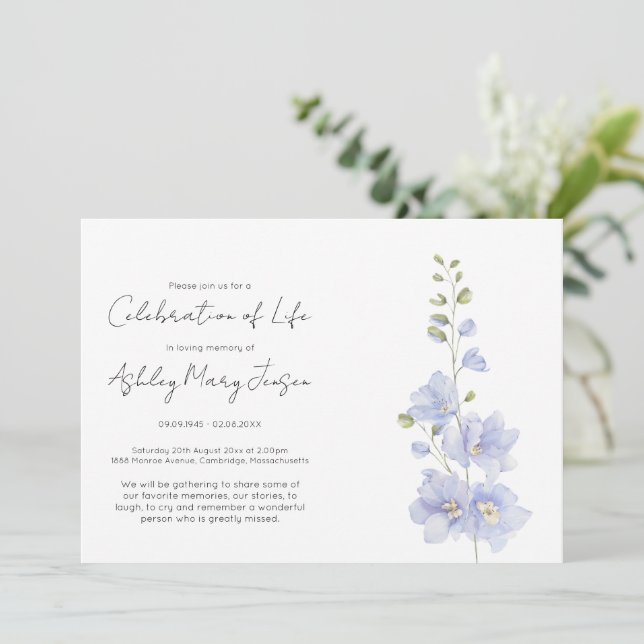 Einfache Delphinium-Feier des Lebens  Einladung (Stehend Vorderseite)