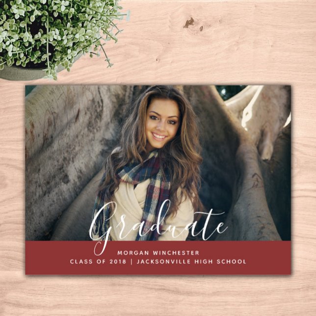 Einfache Elegante Abschluss Einladung | Burgund (Burgundy Simple Elegant Graduation Announcement)