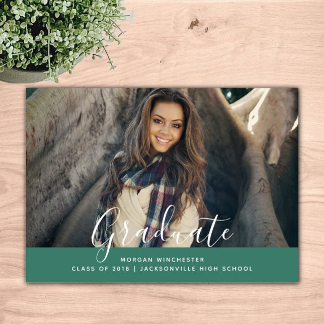 Einfache Elegante Abschluss Einladung | Grün (Green Simple Elegant Graduation Announcement)