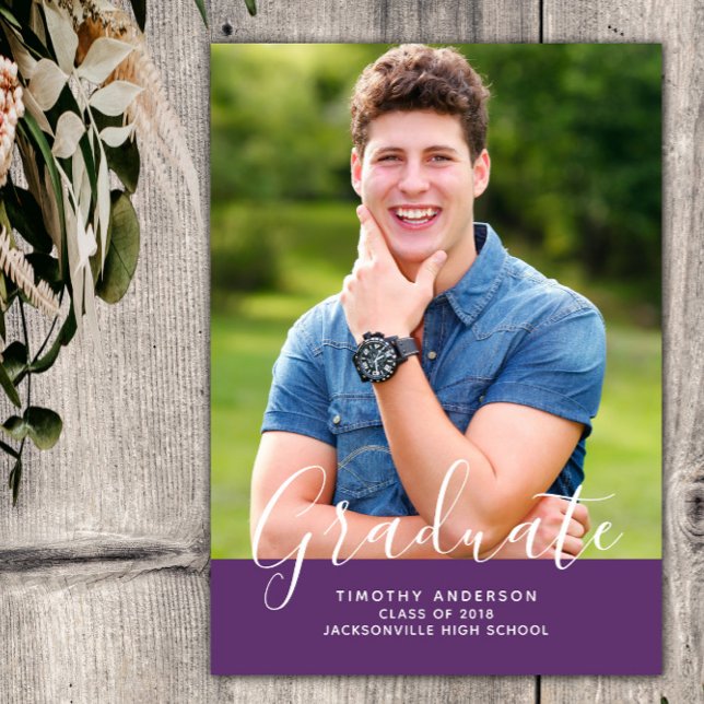 Einfache Elegante Foto Abschluss Vertikal | LILA Einladung (Purple Simple Elegant Photo Graduation Vertical Announcement)