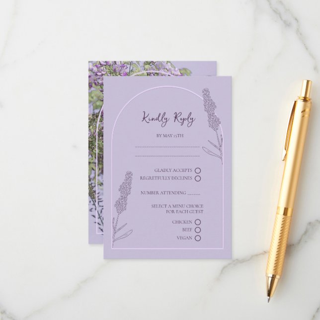 Einfache elegante Lavender Blooms Wedding RSVP Begleitkarte (Vorderseite/Rückseite Beispiel)