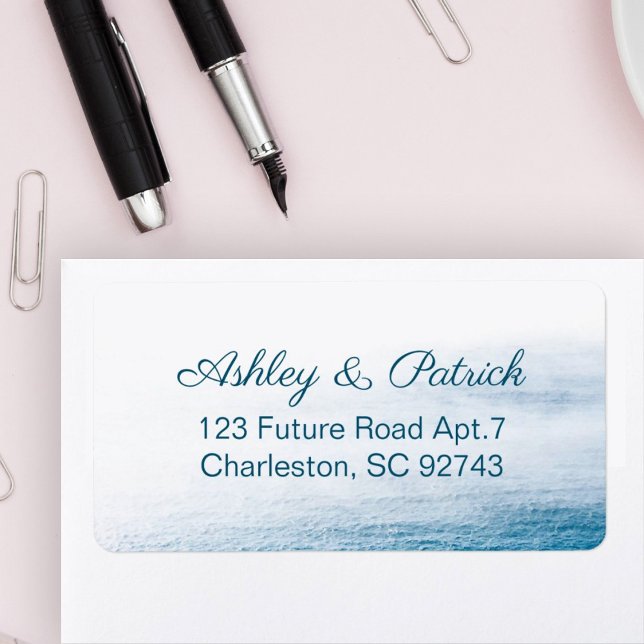 Einfache elegante Meereswellen Schönes Meer Adressaufkleber (Envelope with a label featuring cursive names "Ashley & Patrick" and an address with ocean waves)