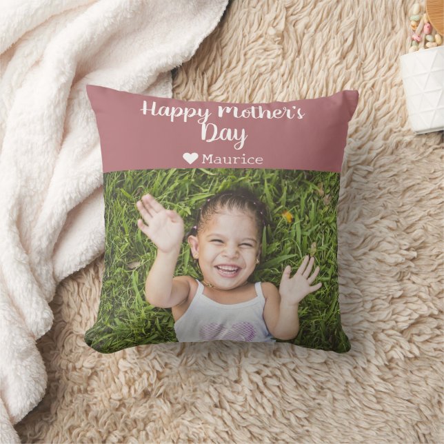 Einfache Elegante Modern Mothers Day Foto Name Kissen (Decke)