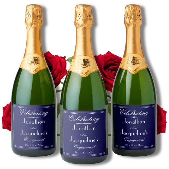 Einfache Elegantennamen Chic Navy durch Engagement (For the Perfect Engagement Celebration. Classic Navy with White Script Sparkling Wine Labels.)