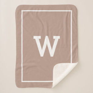 Einfache erdige Beige Toned Initial Monogram Sherpadecke