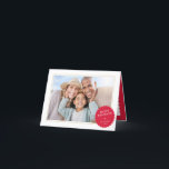 Einfache FOTO Moderne minimale festliche Stelle ro Feiertagskarte<br><div class="desc">per kat massard >>> WWW.SIMPLYSWEETPAPERIE.COM<<< An elegant card design featuring quote that you can change yourself! White geometric border on the backside, giving you the opportunity to handwrite a personal message or place a full portrait photo. NOTE >> Kontaktieren Sie mich kat@simplysweetpaperie.com wenn Sie Hilfe benötigen, um Ihre Fotos perfekt...</div>