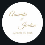 Einfache Gold-Kalligraphie-Aufkleber Runder Aufkleber<br><div class="desc">Dieser einfache Goldkalligraphieaufkleber verleiht einem eleganten,  aber modernen Ambiente sowohl minimalistische als auch traditionellere oder formale Hochzeitsmailings oder Event Mailings und Favoriten. Die lässige Kalligraphie ermöglicht ein antikes Ambiente,  während das klassische neutrale Design mit jedem einzigartigen Aspekt Ihres Festes kombiniert werden kann.</div>