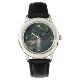 Einfache Hängebrücke über den Fluss Idrijca, Slove Armbanduhr