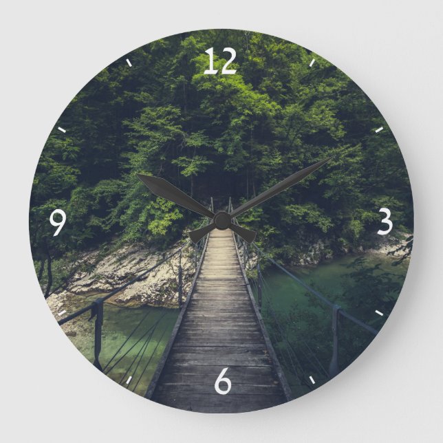 Einfache Hängebrücke über den Fluss Idrijca, Slove Große Wanduhr (Vorderseite)