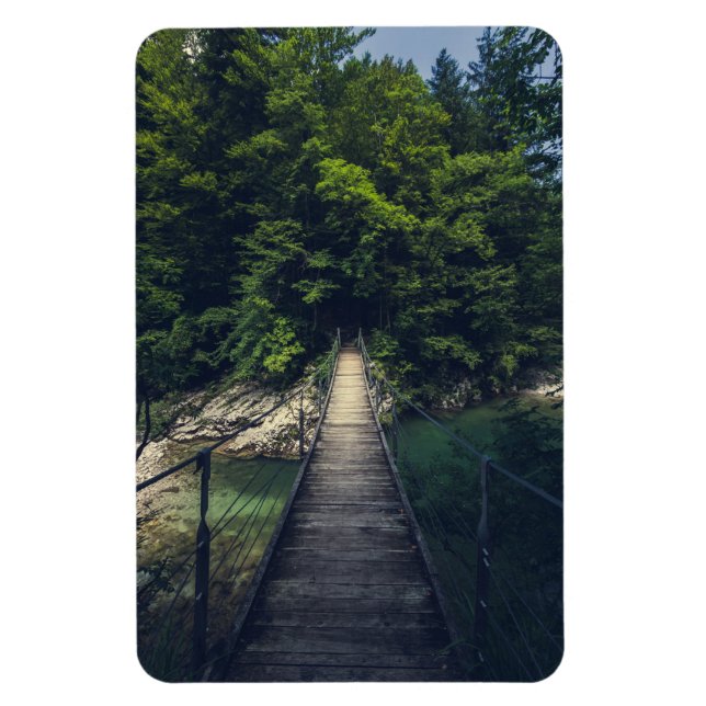 Einfache Hängebrücke über den Fluss Idrijca, Slove Magnet (Vertikal)