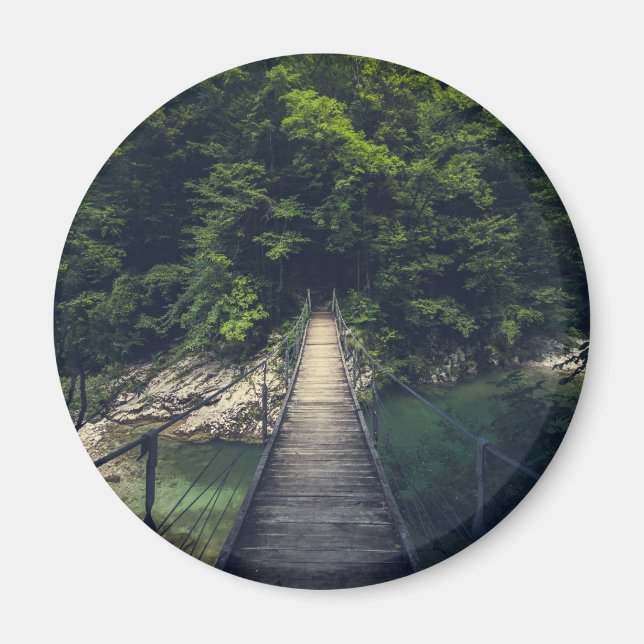 Einfache Hängebrücke über den Fluss Idrijca, Slove Magnet (Vorne)