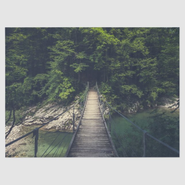 Einfache Hängebrücke über den Fluss Idrijca, Slove Seidenpapier (Vorderseite)