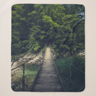 Einfache Hängebrücke über den Fluss Idrijca, Slowe Sherpadecke