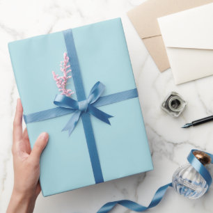 Einfache hellblaue Farbnuance Geschenkpapier