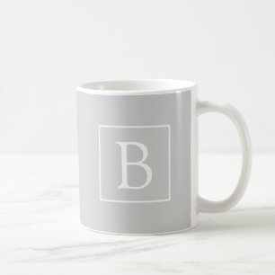 Einfache hellgraue Monogramm Kaffeetasse