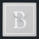 Einfache hellgraue Monogramm Quadratische Wanduhr<br><div class="desc">Vielen Dank für Ihren Kauf!</div>