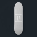 Einfache hellgraue Monogramm Skateboard<br><div class="desc">Vielen Dank für Ihren Kauf!</div>