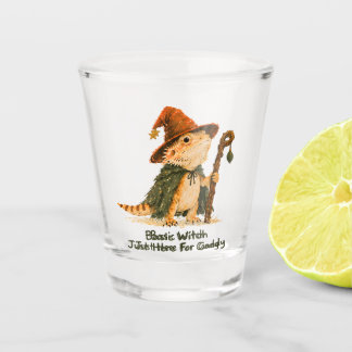 Einfache Hexe, nur hier für Süßigkeiten Bartagame Schnapsglas
