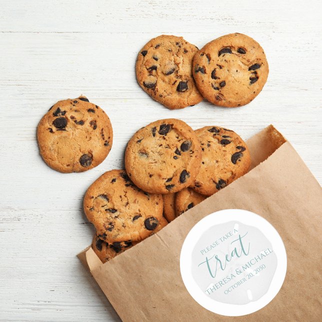 Einfache Hochzeit Minimalistische Leckerei Strand  Runder Aufkleber (Please take a treat sand a dollar wedding favor sticker label. )