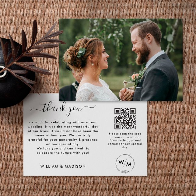 Einfache Hochzeitsschrift mit Monogramm und QR-Cod Dankeskarte (Von Creator hochgeladen)