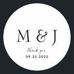 Einfache klassische Schwarz-weiße Monogramm Runder Aufkleber<br><div class="desc">Einfache klassische Schwarz-weiße Monogramm Klassischer Rundaufkleber</div>