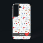 Einfache Krankenversicherung Samsung Galaxy Hülle<br><div class="desc">Wenn Sie ein stilvolles und einzigartiges Handy suchen, dann Karo aus diesem White Medical Equipment Pattern und Red Heart Samsung Galaxy S22 Case! Dieser Fall ist perfekt, um Ihre Persönlichkeit zu zeigen, und er wird sicher den Kopf drehen, wenn Sie ihn in der Öffentlichkeit herausziehen. Außerdem bietet es einen großartigen...</div>
