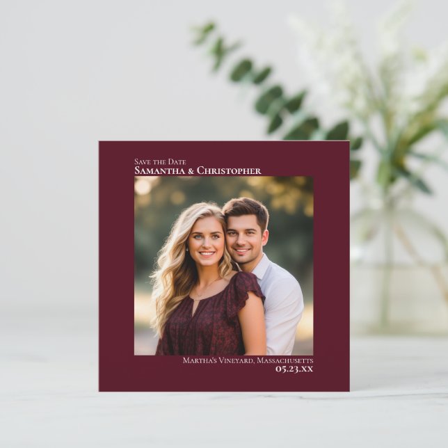 Einfache Künstlerische Minimal Foto Burgundy Weddi Save The Date (Stehend Vorderseite)