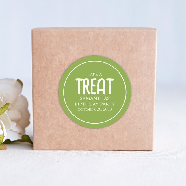 Einfache Leckerei zum Geburtstag für Whimsikgrün Runder Aufkleber (Von Creator hochgeladen)