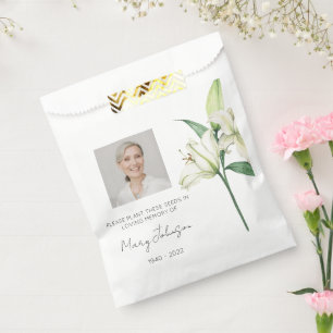 Einfache Lilien-Foto-Trauer-Samen Geschenktütchen
