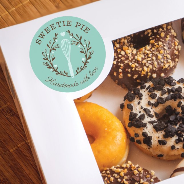 Einfache, lustige und minimale Bakery Whisk Logo A Runder Aufkleber (Von Creator hochgeladen)