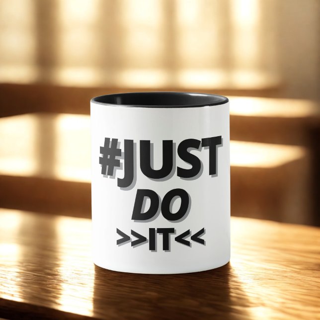Einfache "Mach's einfach"-Typografie-Tasse Tasse (Von Creator hochgeladen)