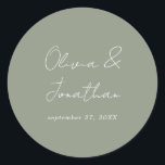 Einfache Minimal-Sage Grüne Skriptereihe Runder Aufkleber<br><div class="desc">Einfache Minimale Größe Grün Skript Hochzeit klassischen Rundsticker</div>