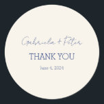 Einfache Minimalistische blaue Hochzeit Vielen Dan Runder Aufkleber<br><div class="desc">Überzeugen Sie sich mit unserem Minimalistischen Blue Wedding Dankeschön Classic Round Sticker. Das elegante Design und die tiefblaue Farbe der Marine verleihen dem Hotel eine Touch von Eleganz. Bestellen Sie jetzt für einen stilvollen und funktionalen Dankeschön-Aufkleber,  der perfekt ist,  um Ihren Gastgeschenke Hochzeiten eine personalisierte Touch hinzuzufügen.</div>