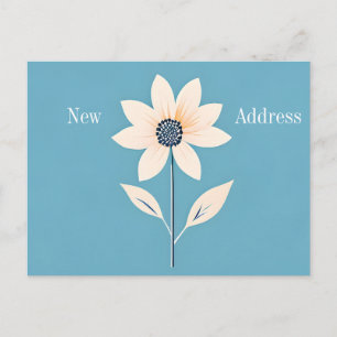 Einfache Minimalistische Blume auf Blue New Addres Ankündigungspostkarte