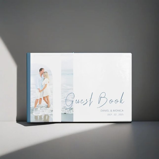 Einfache Minimalistische Pastellblauen Hochzeit Gästebuch (Capture timeless memories with our Elegant Minimalist Pastel Blue Wedding Guest Book. )