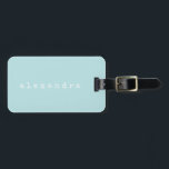 Einfache Minimalistische Schreibmaschine Name Ligh Gepäckanhänger<br><div class="desc">Dieses stilvolle Gepäckanhänger zeichnet sich durch ein minimalistisches Design Ihres Namens in einem Retro-Schreibmaschinen-Schriftart in Weiß auf einem hellen,  aqua-blauen Hintergrund aus. Tolle Geschenkidee!</div>