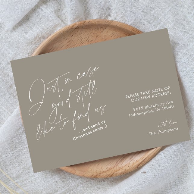 Einfache Modern Funny Taupe Moving Ankündigung (Von Creator hochgeladen)