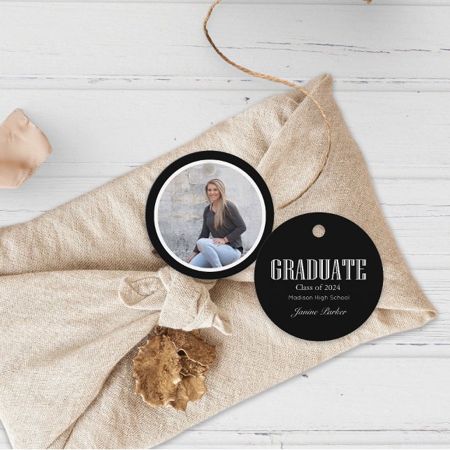 Einfache moderne Abschluss aus schwarzem Foto Geschenkanhänger (Von Creator hochgeladen)