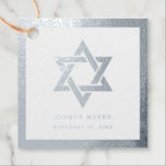 Einfache moderne Bar | Bat Mitzvah Geschenkanhänger<br><div class="desc">Einfache moderne Bar Mitzvah | Bat Mitzvah Favpr Tags mit Star of David Design mit Silberfolie auf der Vorderseite und Star of David Muster auf der Rückseite. Personalisieren Sie online die Daten Ihres Sohnes oder Ihrer Tochter für die Bar | Bat Mitzvah!</div>