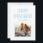 Einfache moderne „Happy Hanukkah“-Typografie-Foto Feiertagskarte<br><div class="desc">Eine moderne Hanukkah-Fotokarte mit einfachem Design. „Happy Hanukkah“ ist in einer stilvollen,  modernen Serifenschriftart. 

Laden Sie Ihr eigenes Foto hoch. Auf der Rückseite der Karte können Sie eine längere Nachricht eingeben.</div>