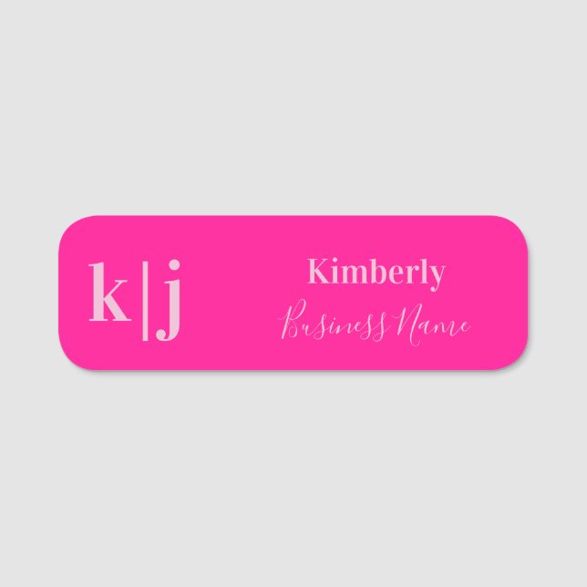 Einfache, moderne, Hot-Pink-Monogramm-Mitarbeiter Namensschild (Vorderseite)