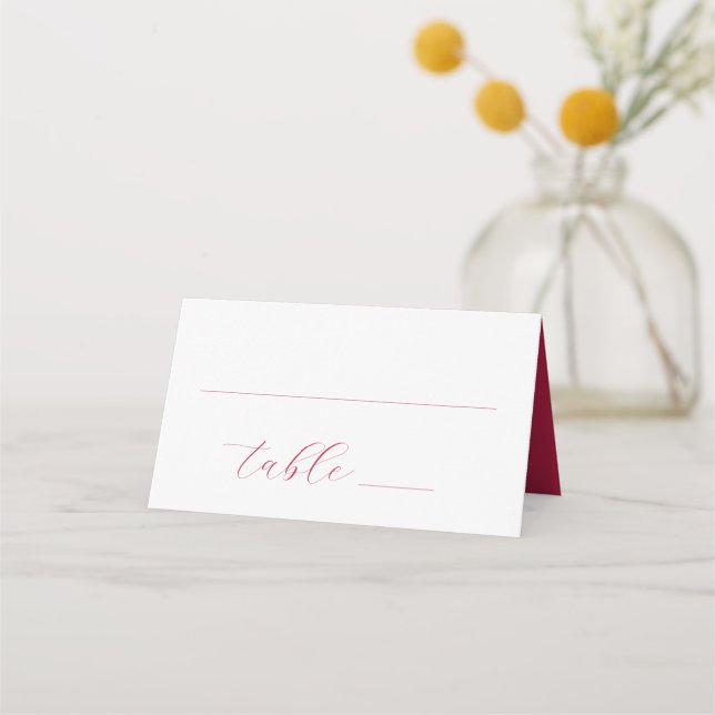 Einfache Moderne Magenta Rote SkriptWedding Platzkarte (Vorderseite)